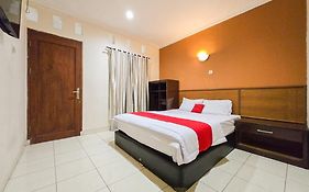 RedDoorz at Alam Hegar Cisarua Puncak